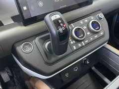 Land Rover Defender 110 P400 Dark Edition - ფოტო 14