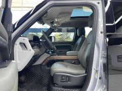 Land Rover Defender 110 P400 Dark Edition - ფოტო 19