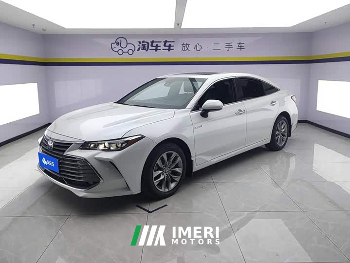 Toyota Avalon Hybrid 2.5L Luxury National VI