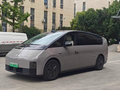 Li Auto Li Xiang MEGA Ultra - ფოტო 1