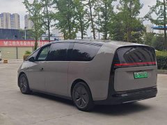 Li Auto Li Xiang MEGA Ultra - ფოტო 14