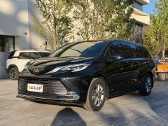 Toyota Sienna 2.5L Hybrid AWD Premium - ფოტო 1