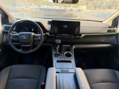 Toyota Sienna 2.5L Hybrid AWD Premium - ფოტო 12