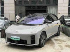 Li Auto i8 Standard Edition - фото 1