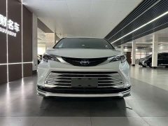 Toyota Sienna 2.5L Hybrid Platinum Edition - photo 2