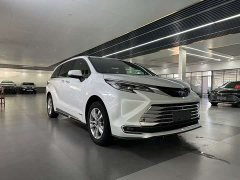 Toyota Sienna 2.5L Hybrid Platinum Edition - photo 3