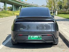 Tesla Model Y Rear-Wheel Drive - ფოტო 4