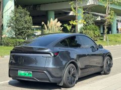 Tesla Model Y Rear-Wheel Drive - ფოტო 6