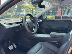 Tesla Model Y Rear-Wheel Drive - ფოტო 9