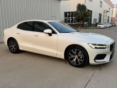 Volvo S60 B4 Smart Luxury Edition - ფოტო 3