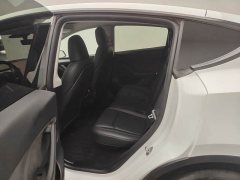 Tesla Model Y Rear-Wheel Drive - ფოტო 10