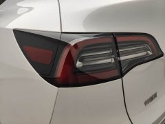 Tesla Model Y Rear-Wheel Drive - ფოტო 19