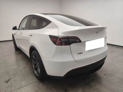 Tesla Model Y Rear-Wheel Drive - ფოტო 4