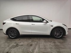 Tesla Model Y Rear-Wheel Drive - ფოტო 7