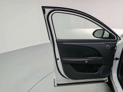 BAIC ARCFOX Alpha T5 Extended Range 1215 Yuan Jing Zhi Xing Version - ფოტო 16