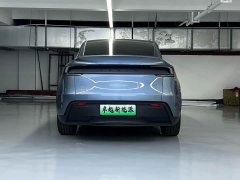 Tesla Model Y Rear-Wheel Drive - ფოტო 10