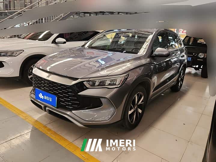 BYD Song Pro New Energy DM-i 71KM Glory Edition Pilot - car from China