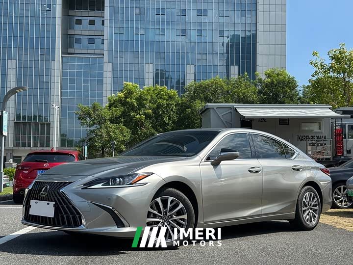 Lexus ES 200 Excellence Edition - car from China