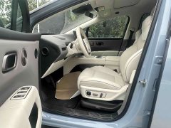Li Auto i8 Standard Edition - ფოტო 4
