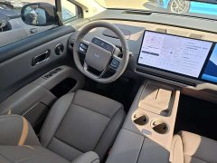 Li Auto i8 Standard Edition - ფოტო 15