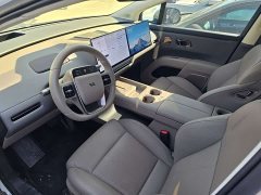 Li Auto i8 Standard Edition - ფოტო 9