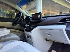 Buick GL8 Land Business Class Comfort Edition - ფოტო 12