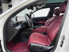 BMW 5 Series 525Li Luxury Package - ფოტო 12