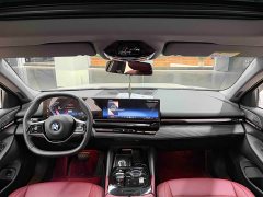 BMW 5 Series 525Li Luxury Package - ფოტო 20