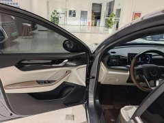BYD Qin PLUS Glory Edition DM-i 55KM Leading - ფოტო 4