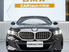 BMW 5 Series 530Li Luxury M Sport Package - ფოტო 1