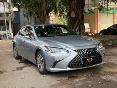Lexus ES 200 Excellence Edition - ფოტო 2