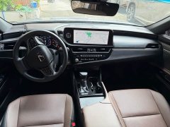 Lexus ES 200 Excellence Edition - ფოტო 4