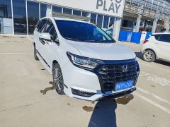 Honda Odyssey 2.0L e:HEV Luxury - ფოტო 3