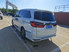 Honda Odyssey 2.0L e:HEV Luxury - ფოტო 6