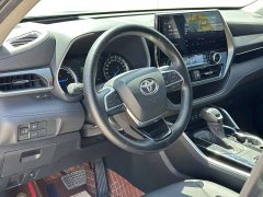 Toyota Highlander Hybrid 2.5L AWD Premium 7-Seater - фото 4