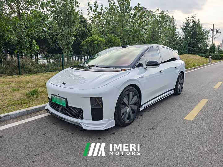 Li Auto i6 Four-Wheel Drive Standard Edition - автомобиль из Китая