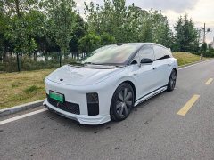 Li Auto i6 Four-Wheel Drive Standard Edition - фото 1