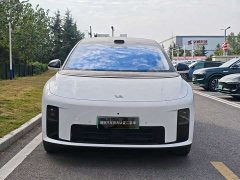 Li Auto i8 Standard Edition - ფოტო 2