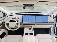 Li Auto i8 Standard Edition - ფოტო 6