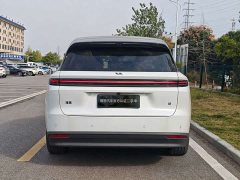 Li Auto i8 Standard Edition - ფოტო 9