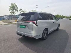 Buick GL8 New Energy Luxe Premium 7-Seater - фото 9