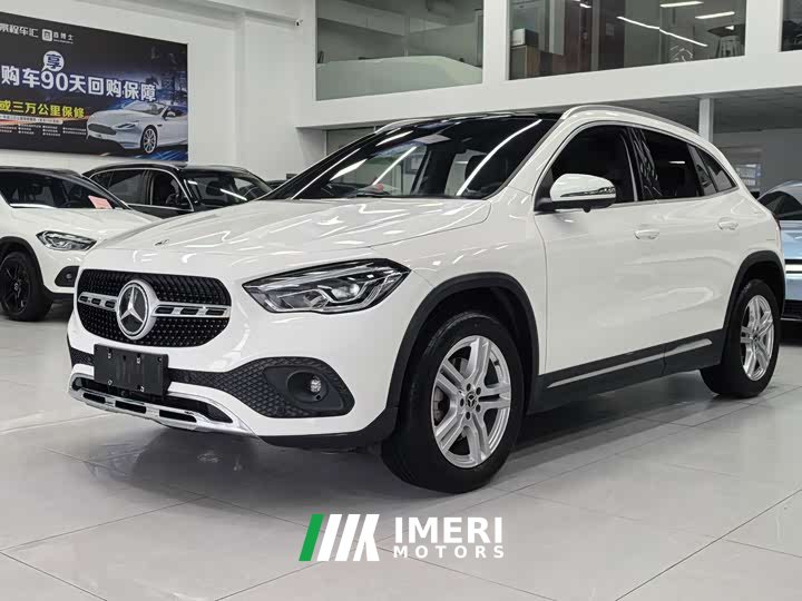 Mercedes-Benz GLA 200