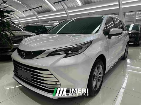 2025 Toyota Sienna 2.5L Hybrid AWD Premium
