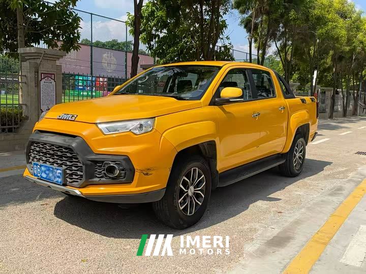 JMC Yuhu 7 2.0T Diesel Automatic Two-Wheel Drive Comfort Long Wheelbase National VI