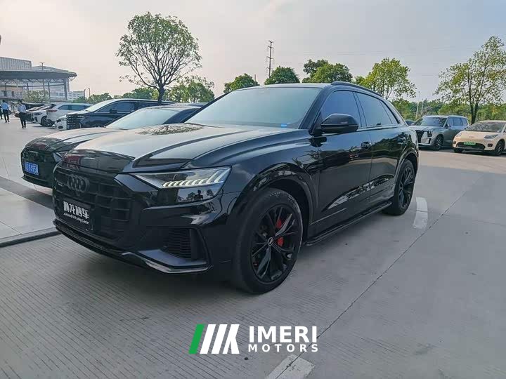 Audi Q8 55 TFSI Luxury Sport - автомобиль из Китая