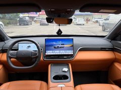 BMW eπ008 Six-Seat Pure Electric Family Comfort Edition - photo 10