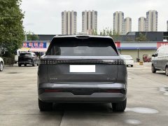BMW eπ008 Six-Seat Pure Electric Family Comfort Edition - photo 14