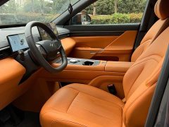 BMW eπ008 Six-Seat Pure Electric Family Comfort Edition - photo 4