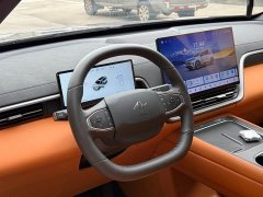 BMW eπ008 Six-Seat Pure Electric Family Comfort Edition - photo 5