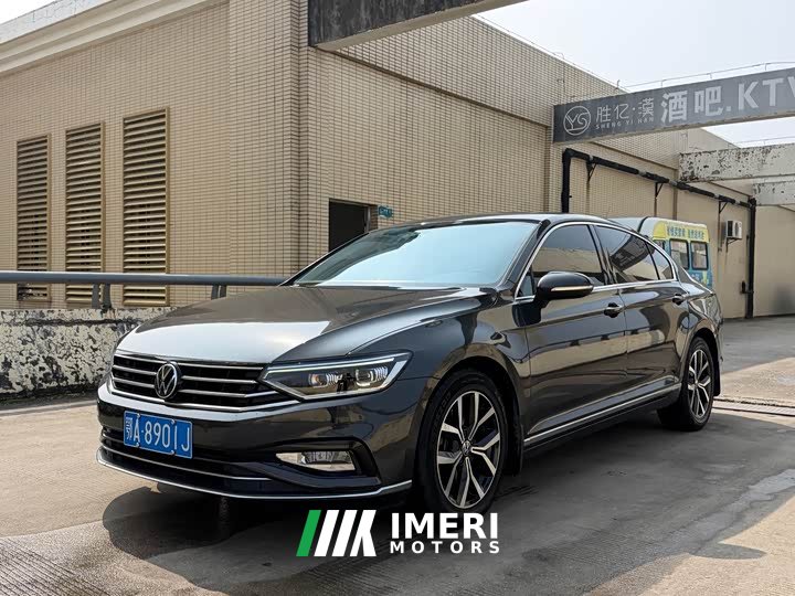 Volkswagen Magotan 330TSI DSG Advance - car from China